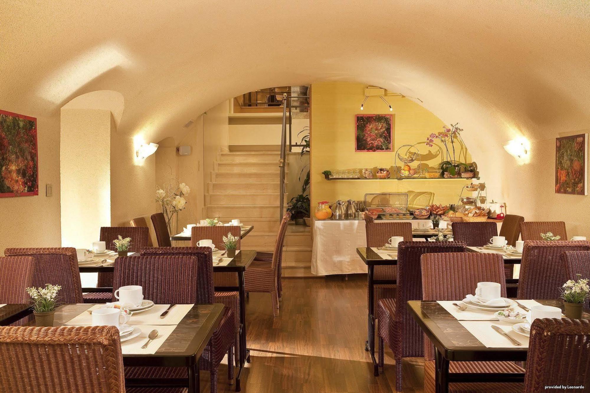 Western Anjou Lafayette 3* Parijs